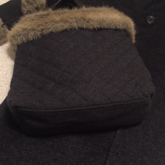 FREE!  W/ full price purchase Bath& BodyWorks bag - Picture 3 of 4